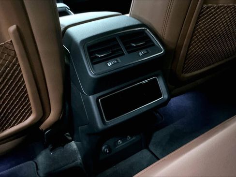 Used 2022 Audi e-tron Premium image 34