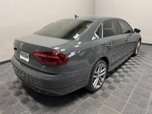 Used 2018 Volkswagen Passat 2.0T R-Line image 8