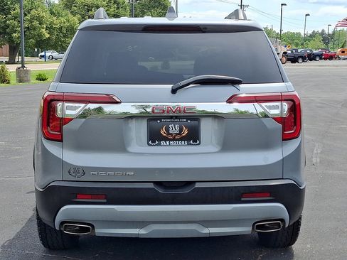 Used 2023 GMC Acadia SLT w/ LPO, Floor Liner Package FWD image 23
