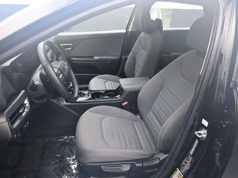 Used 2025 Kia K4 EX FWD image 17