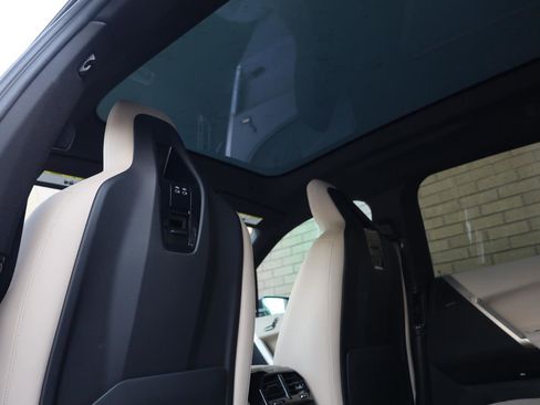 Used 2023 BMW iX xDrive50 w/ Ultimate Package 2 AWD/4WD image 18