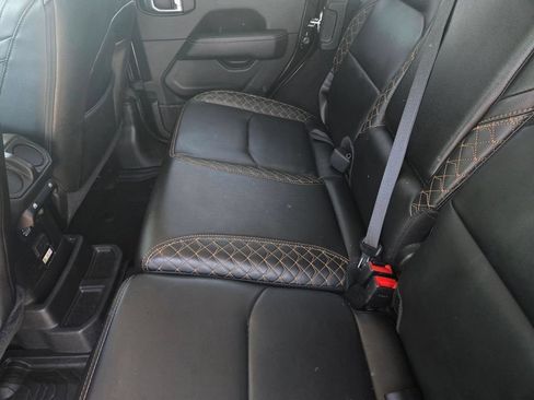 Used 2021 Jeep Wrangler Unlimited Sahara AWD/4WD image 6