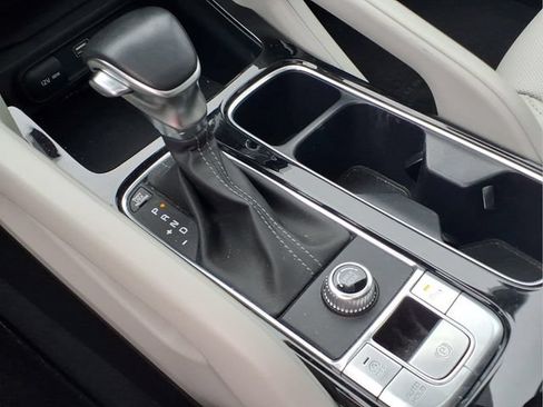 Used 2024 Kia Telluride S w/ S Sunroof Package FWD image 11