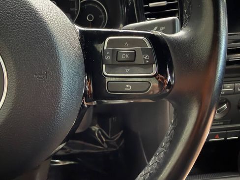 Used 2018 Volkswagen Beetle 2.0T FWD image 19