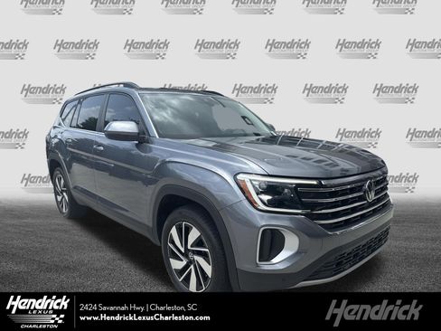Used 2024 Volkswagen Atlas SE FWD image 1
