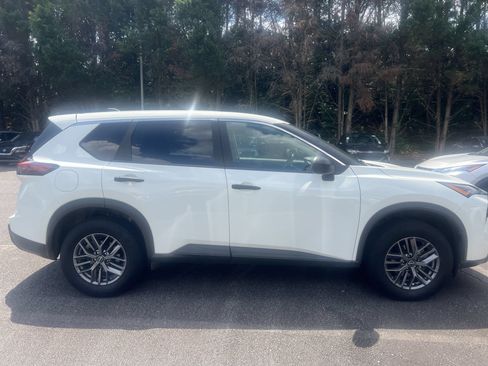 Used 2025 Nissan Rogue S FWD image 5