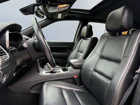 Used 2021 Jeep Grand Cherokee Limited image 19