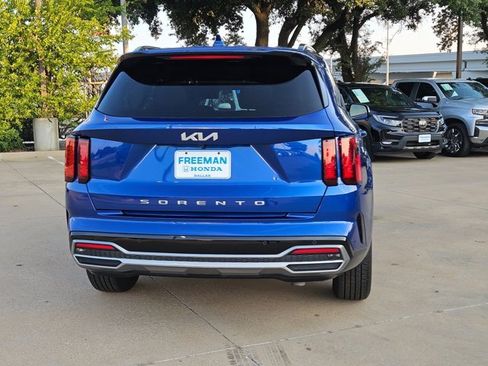 Used 2022 Kia Sorento EX image 6