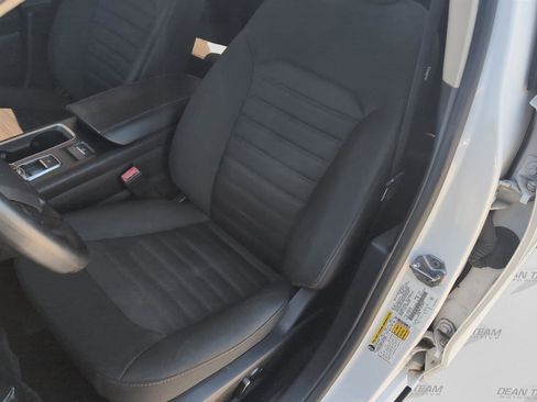 Used 2020 Ford Fusion SE FWD image 22