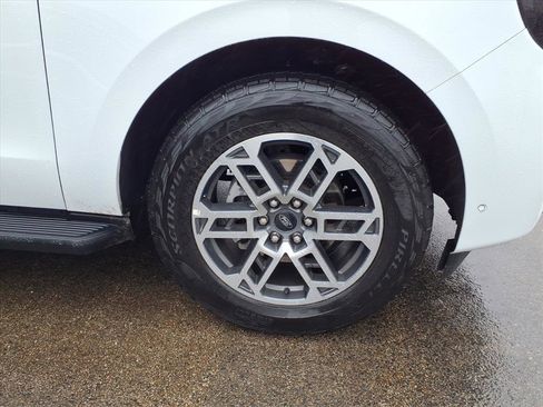 Used 2025 Ford Expedition Active image 6