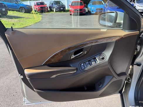 Used 2014 Buick LaCrosse Leather w/ Driver Confidence Package FWD image 8