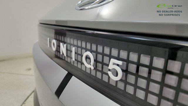 Used 2024 Hyundai Ioniq 5 Limited AWD/4WD image 32