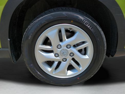 Certified 2023 Hyundai Venue SE FWD image 25