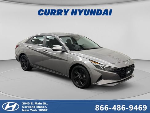 Used 2021 Hyundai Elantra SEL w/ Convenience Package FWD image 7