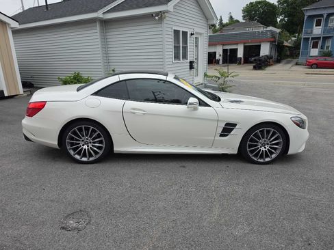 Used 2019 Mercedes-Benz SL 550 w/ Driver Assistance Package image 3