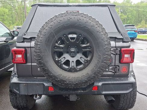Used 2019 Jeep Wrangler Unlimited Sahara w/ Safety Group AWD/4WD image 6