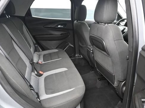 Used 2025 Chevrolet TrailBlazer LT AWD/4WD image 19