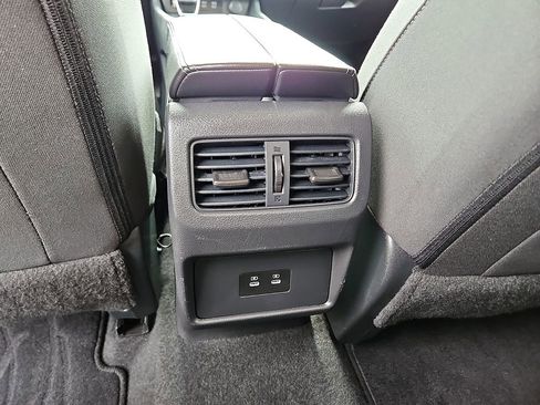 Used 2025 Nissan Rogue SV FWD image 11