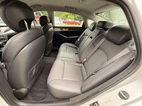 Used 2015 Hyundai Genesis 3.8 RWD image 27