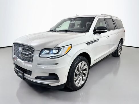 Used 2022 Lincoln Navigator L Reserve AWD/4WD image 3