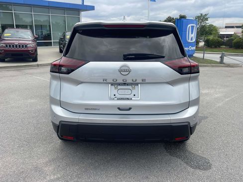 Used 2025 Nissan Rogue SV FWD image 5