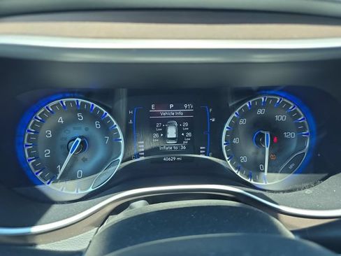 Used 2023 Chrysler Voyager LX FWD image 33