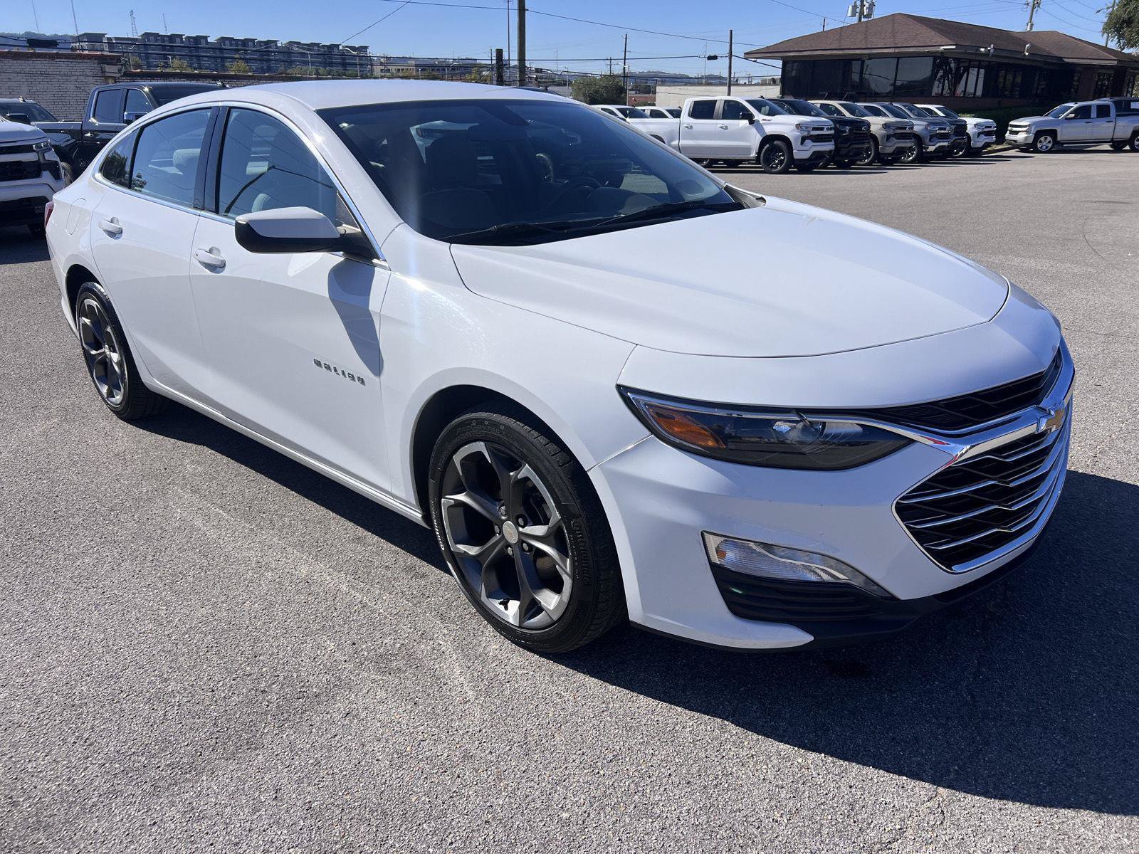 Used 2022 Chevrolet Malibu LT FWD image 9