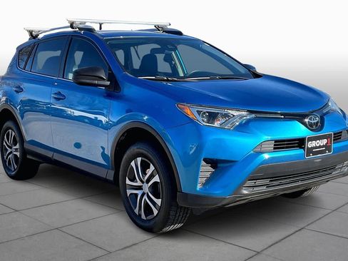 Used 2018 Toyota RAV4 LE image 2