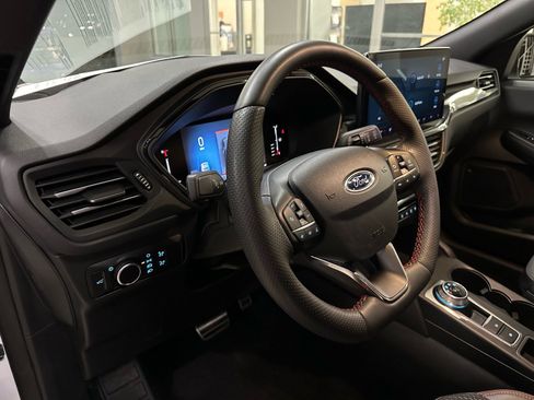 Certified 2023 Ford Escape ST-Line w/ Tech Pack #1 image 19