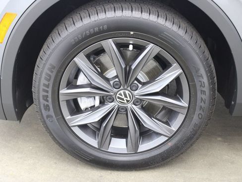 Used 2022 Volkswagen Tiguan SE FWD image 27