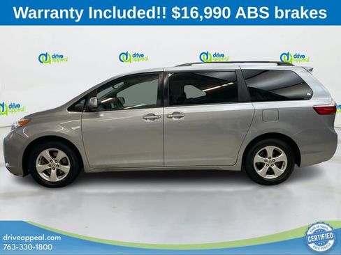 Used 2017 Toyota Sienna LE image 9