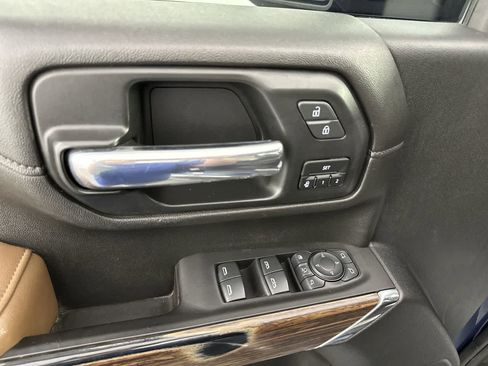 Used 2021 Chevrolet Silverado 2500 High Country w/ Z71 Off-Road Package image 12