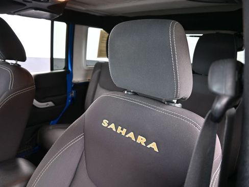 Used 2015 Jeep Wrangler Unlimited Sahara w/ Dual Top Group image 14