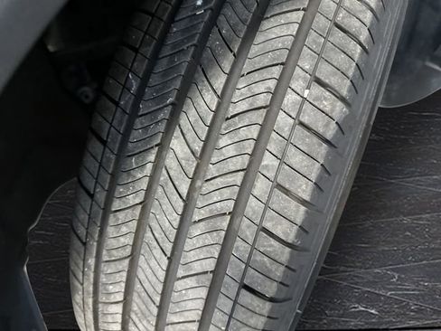 Certified 2025 Ford Escape ST-Line Elite image 32