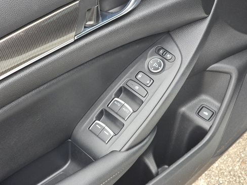Used 2022 Honda Accord Sport image 19