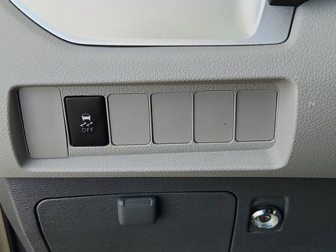 Used 2020 Toyota Sienna L image 24