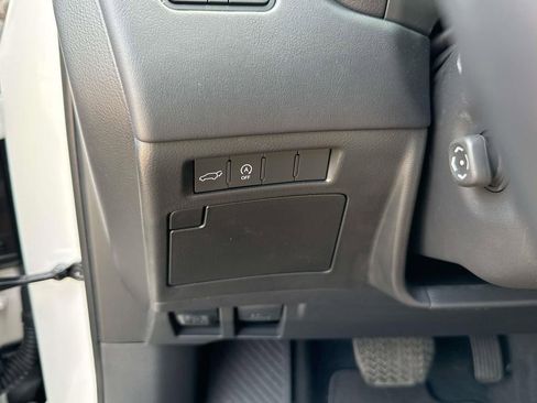 Used 2024 Lexus LX 600 4WD w/ Premium Package image 21