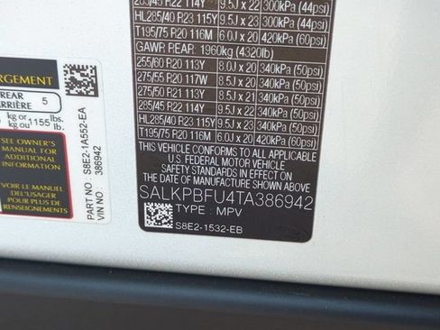 New 2026 Land Rover Range Rover Long Wheelbase SE AWD/4WD image 22