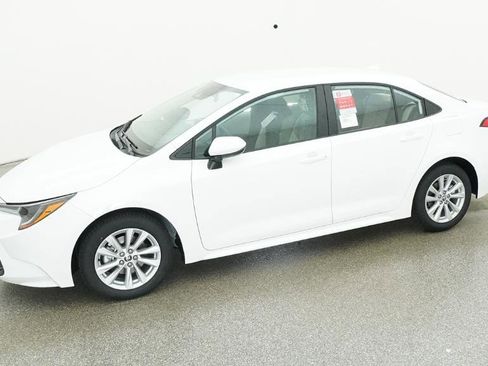 New 2026 Toyota Corolla LE FWD image 5