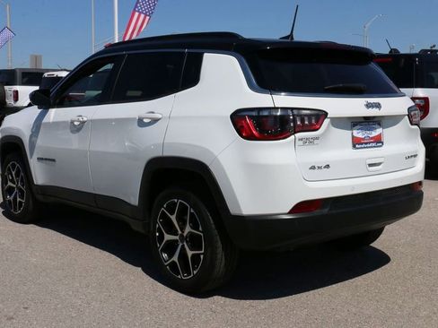Used 2025 Jeep Compass Limited AWD/4WD image 7