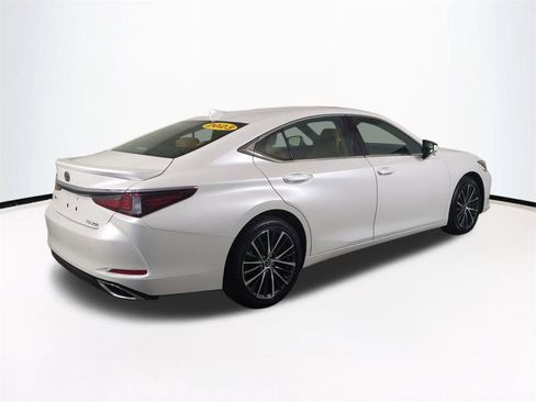 Used 2023 Lexus ES 350 w/ Premium Package image 4
