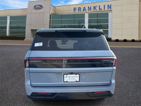 New 2025 Lincoln Navigator Reserve image 6