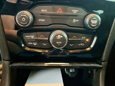 Used 2019 Chrysler 300 S image 15