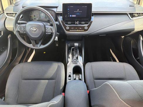Certified 2025 Toyota Corolla LE FWD image 9