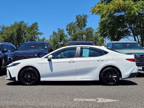 Certified 2025 Toyota Camry SE w/ Convenience Package FWD image 9