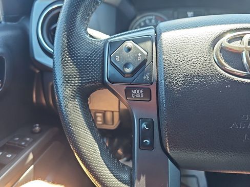 Used 2022 Toyota Tacoma TRD Sport w/ TRD Premium Sport Package AWD/4WD image 17