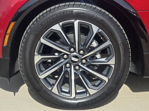 Used 2025 Cadillac Lyriq Sport AWD/4WD image 11