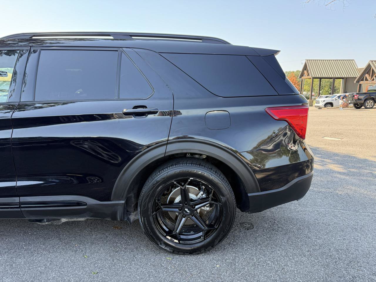 Used 2021 Ford Explorer XLT w/ Equipment Group 202A RWD image 40