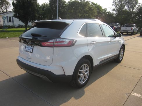 Used 2024 Ford Edge SEL AWD/4WD image 6