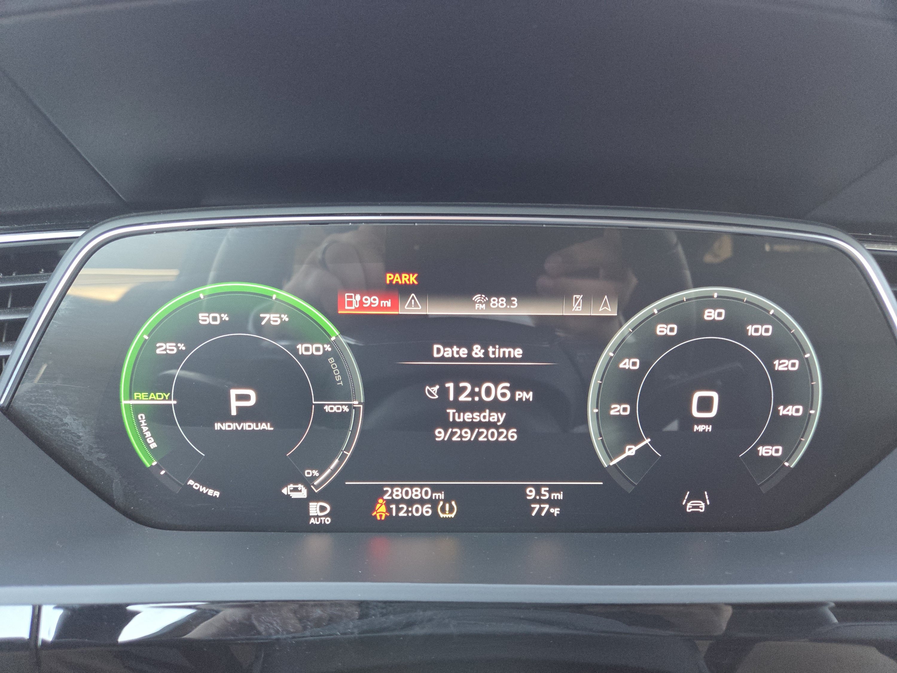 Used 2024 Audi Q8 e-tron Premium AWD/4WD image 31